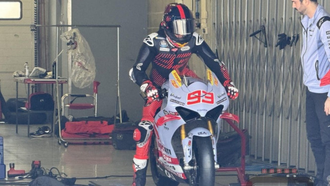 Marc Marquez pakai Ducati Panigale V4 R