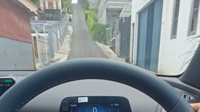 BYD Atto 3 di tanjakan spongebob