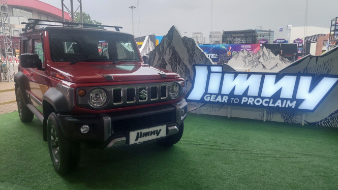 Suzuki Jimny 5 Pintu