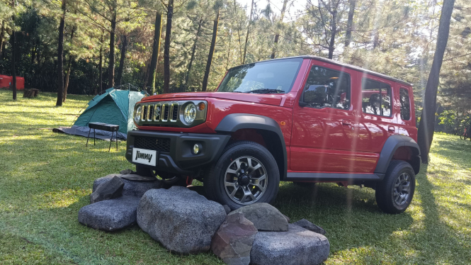 Suzuki Jimny 5 pintu