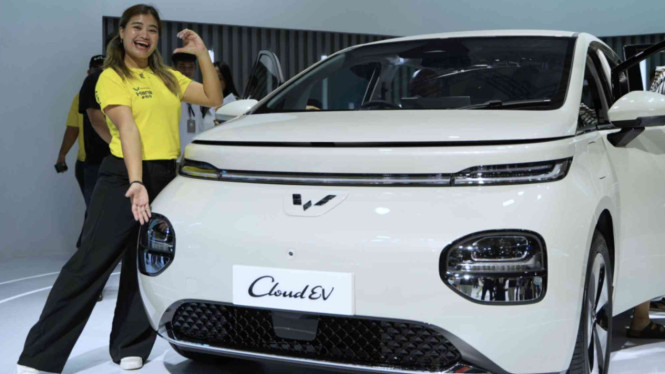 Anggota WEVI, Hana Victoria