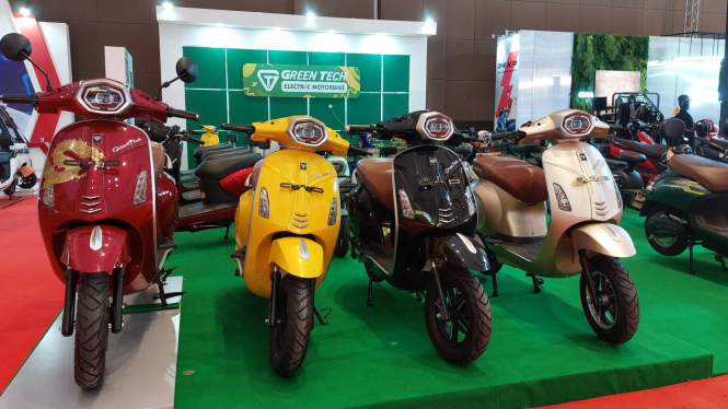 Dereta motor listrik di IIMS 2024