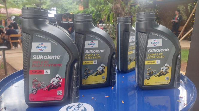 Produk oli Fuchs Silkolene