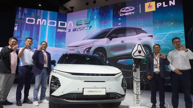 Chery dan PLN tawarkan program spesial di IIMS 2024