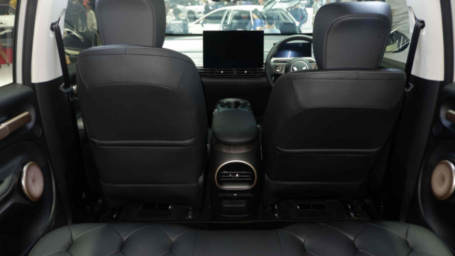 Mobil Listrik Wuling, Cloud EV tampil di IIMS 2024