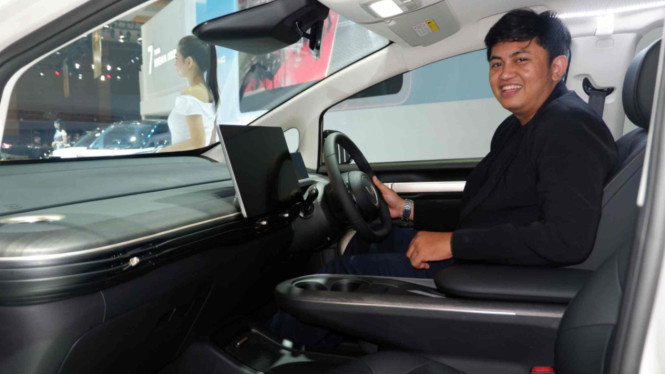 Mobil Listrik Wuling, Cloud EV tampil di IIMS 2024