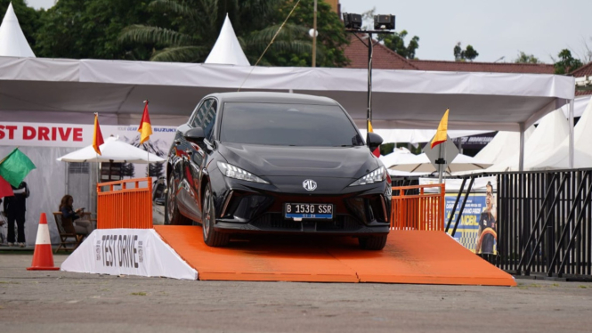 Mobil Listrik MG 4 EV