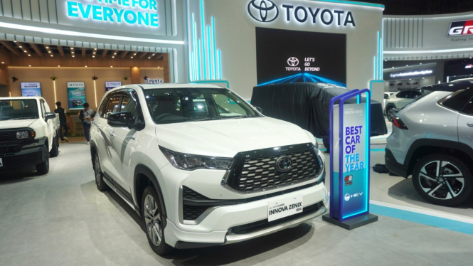 Kijang Innova Zenix Hybrid di IIMS 2024