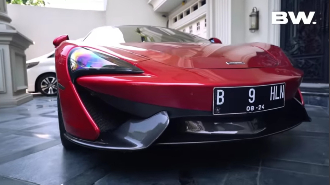 Koleksi mobil Helena Lim