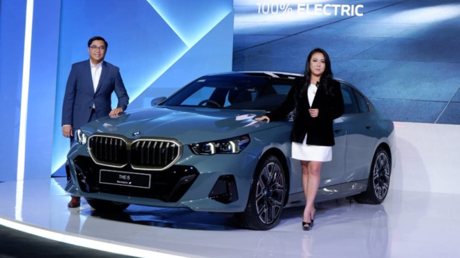BMW i5 meluncur di Indonesia