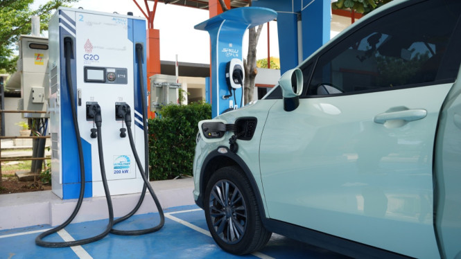 Ilustrasi mobil listrik