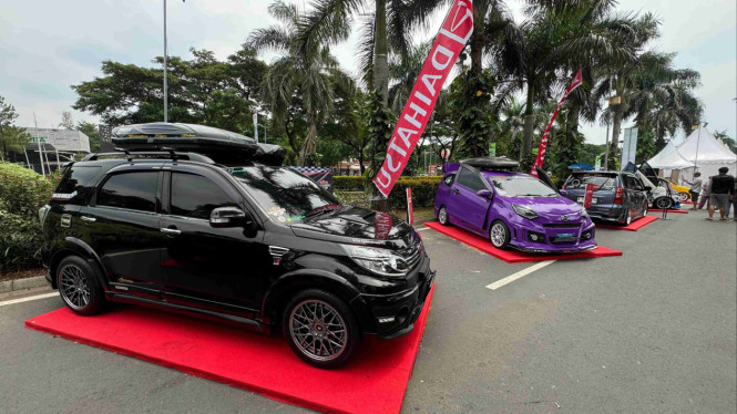 Komunitas mobil di acara Daihatsu