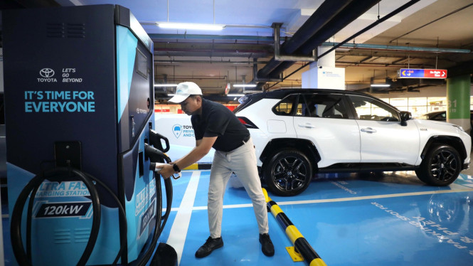 Charging station Toyota di Gandaria City