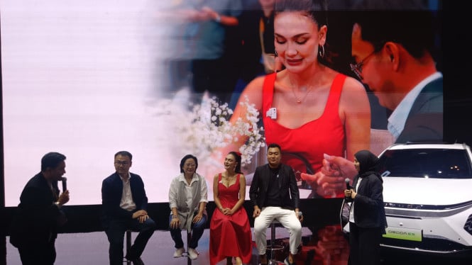 Luna Maya beli Chery Omoda E5