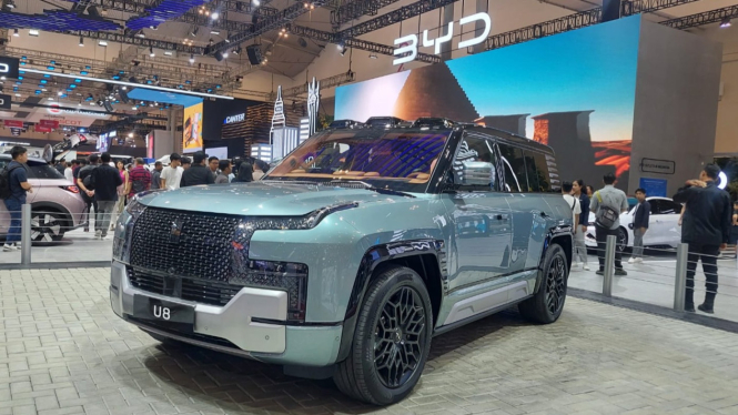 BYD Yangwang U8