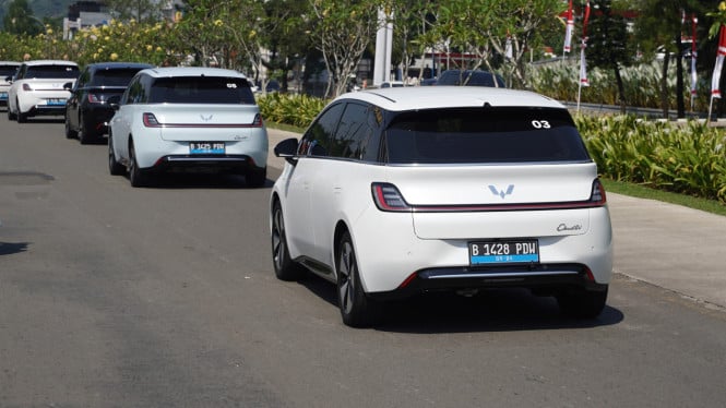 Test drive Wuling Cloud EV