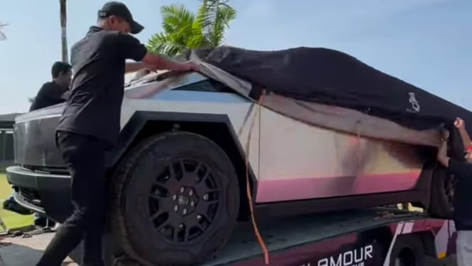 Tesla Cybertruck tiba di Indonesia