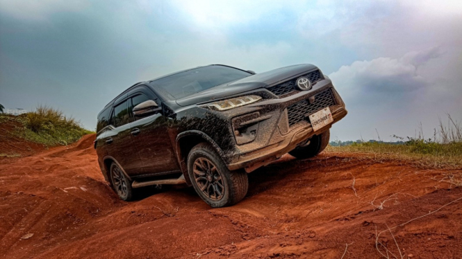Toyota Fortuner GR Sport 4x4 Special Tunning