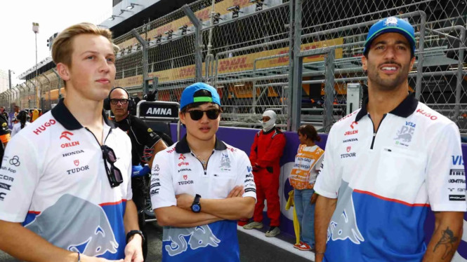 Pembalap Liam Lawson Tim Visa Cash App Racing Bulls Honda