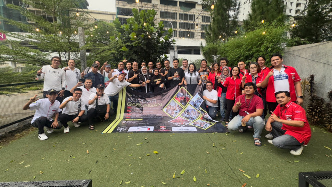 Komunitas mobil White Car Community kopdar gabungan