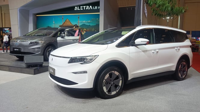 Mobil listrik Aletra L8 di GJAW 2024