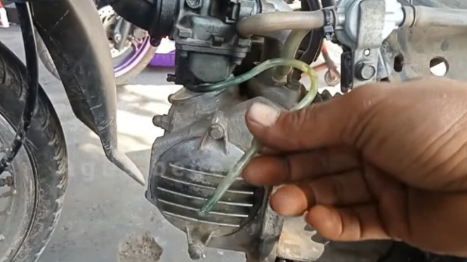 Tips Cerdas Atasi Karburato Motor yang Bocor.