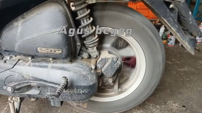 Tips Atasi Roda Motor yang Jalan Sendiri.