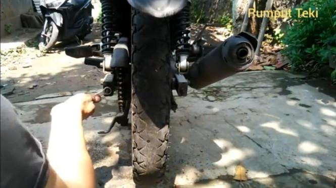 Trik Cerdas Menyetel Rantai Motor dalam Tiga Menit