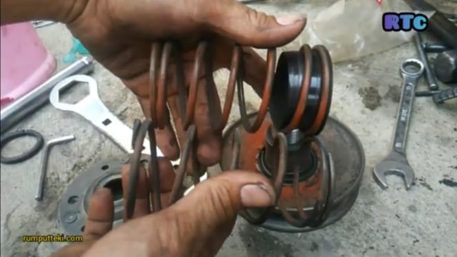 Per CVT Vario Karbu dan Per CVT Vario 125 Old