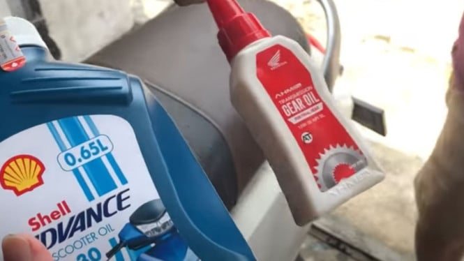 Ganti oli motor scoopy