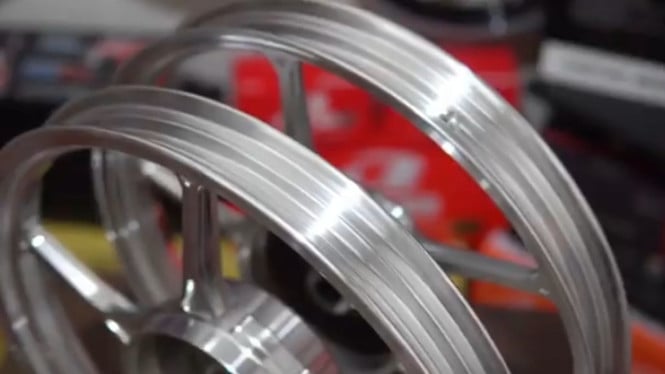 Velg VND AK55 dan Delkevic D55