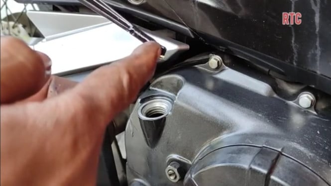 Oli Mesin Sering Susut