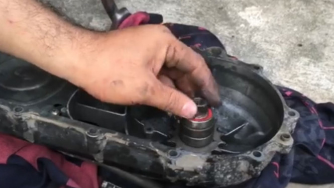 Melepas laher cvt motor