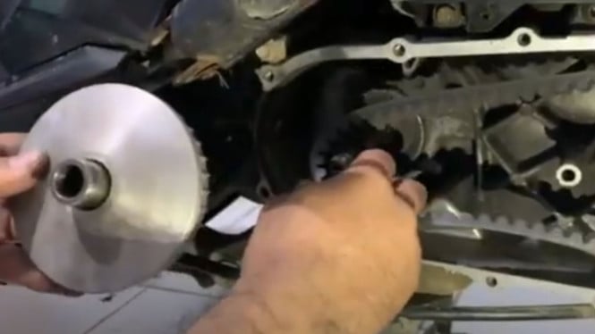 Berat roller motor matic