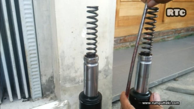 Ganti Seal Shock Motor