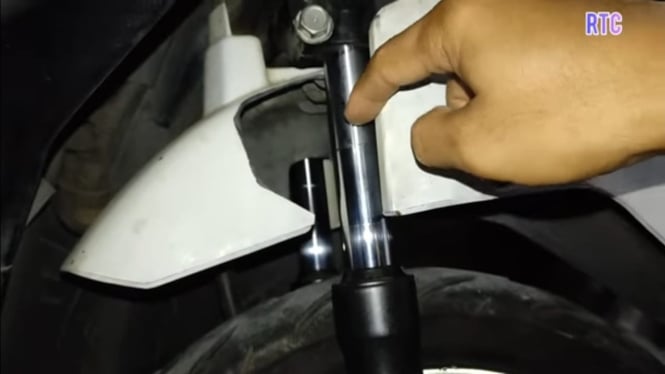 Shock Depan Keras