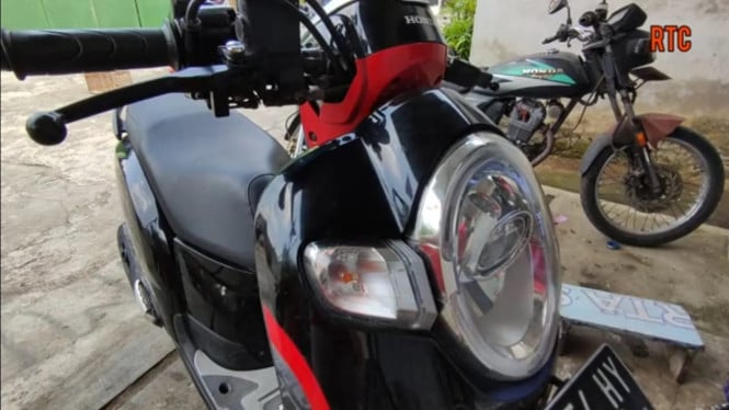 Lampu depan Scoopy