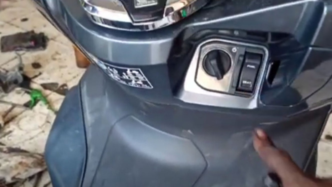 Tutorial buka jok motor pcx
