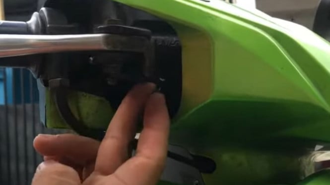 Ganti Switch rem depan Beat FI