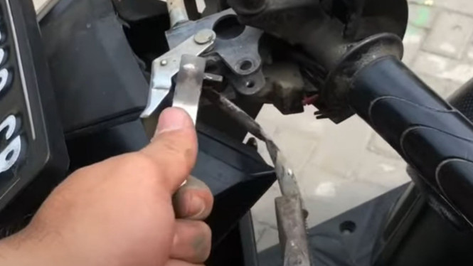 Ganti switch rem honda beat