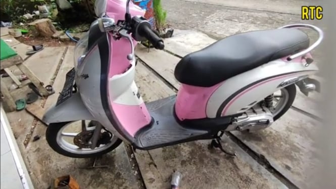 scoopy karbu