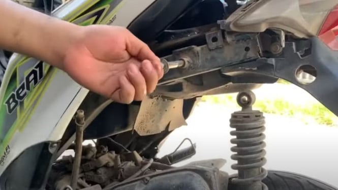 Ganti bosch Shockbreaker belakang