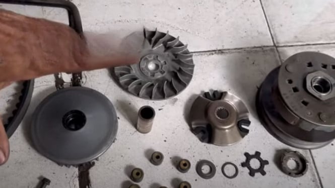 Merakit CVT Mio Karbu