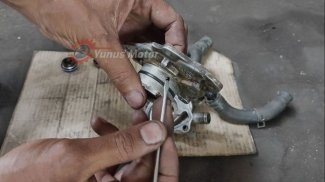 Lubang di Pompa Air Motor