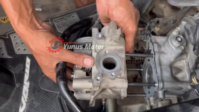 Perbaikan Oli Mesin Vario yang Tercampur Radiator