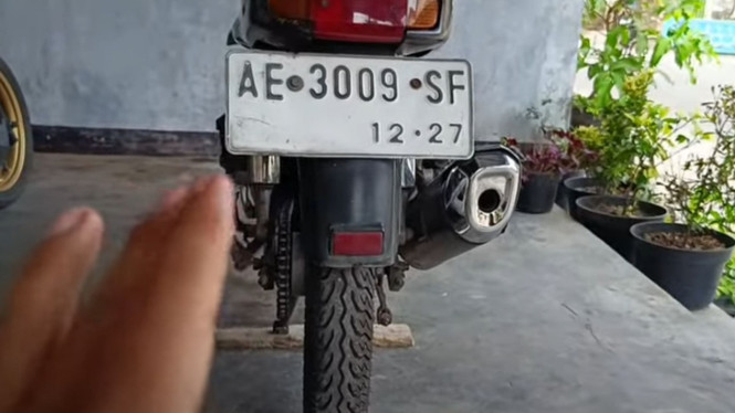 Atasi Spakboard Motor Miring