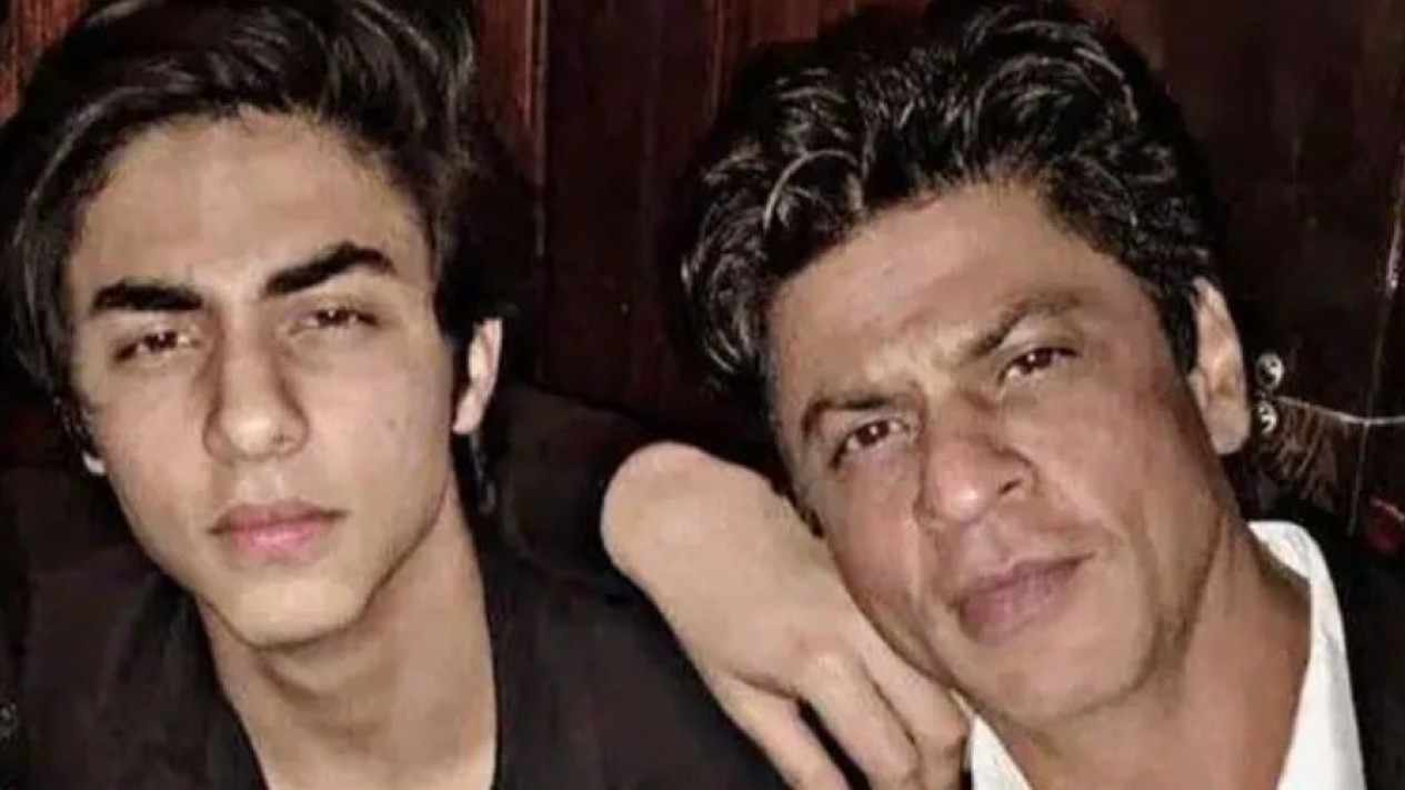 Shah Rukh Khan dan Aryan Khan Dikabarkan Bakal Hadir di Koffee With