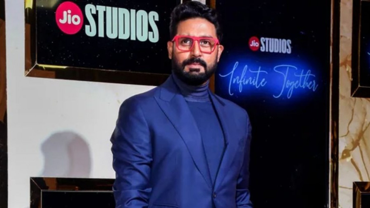 Diserang Haters, Abhishek Bachchan Ditampar Penggemar Dan Disuruh ...