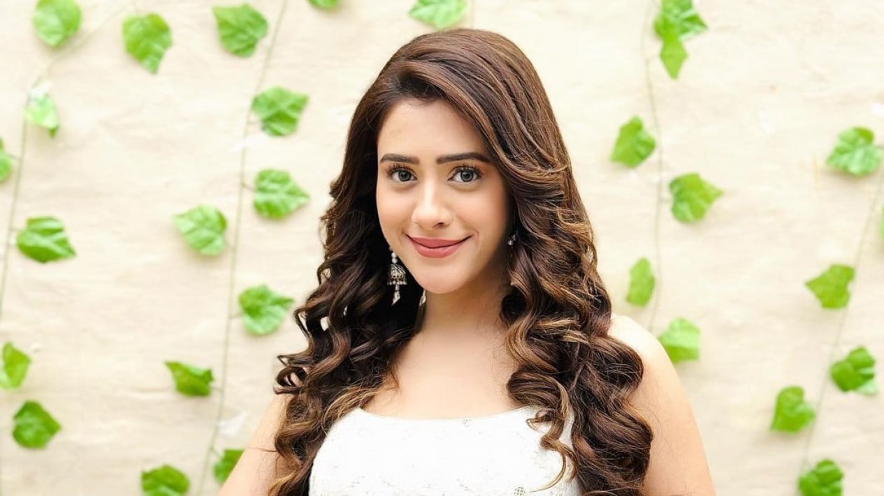 Hiba Nawab Xxx V - Profil Hiba Nawab, Pemeran Sayuri di Serial India Hai Albelaa ANTV