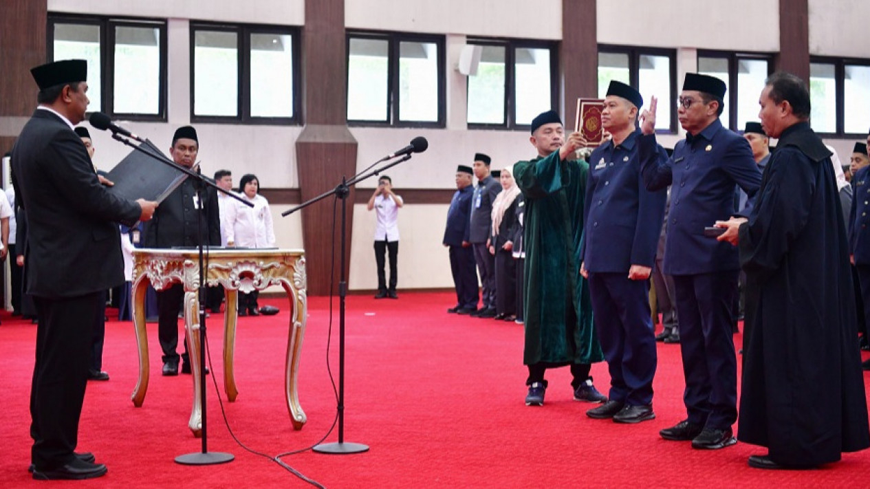 Pj Gubernur Bahtiar Lantik Pejabat Administrasi Dan Pengawas Lingkup ...